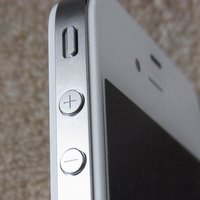 iPhone4　ホワイトの左側面の写真の拡大